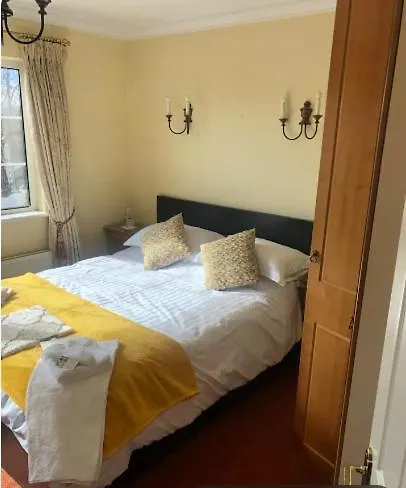 Private Comfortable Bedroom contacts